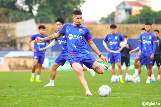 Sông Lam Nghệ An và chuyện cạnh tranh nhóm đáy bảng