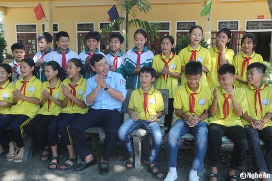 Nhà giáo trẻ tiêu biểu đồng hành với học sinh vùng khó Quỳ Châu