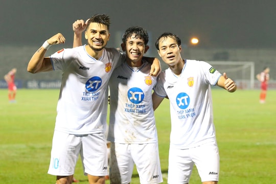 Thất vọng với tiền đạo Văn Toàn; Nam Định sớm vào vòng 1/8 Cúp châu Á
