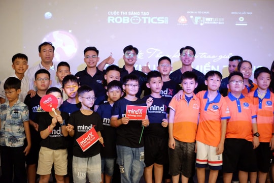 Học sinh Nghệ An dẫn đầu Vòng Chung kết Sáng tạo Robotics năm 2024 khu vực miền Trung