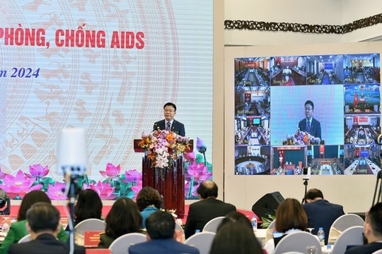 Mít tinh hưởng ứng Ngày thế giới phòng, chống AIDS năm 2024