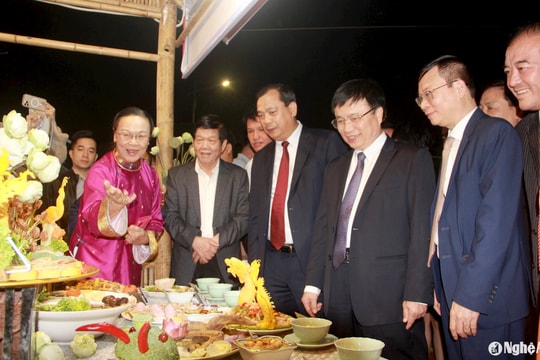 Khai mạc Lễ hội Du lịch và Ẩm thực Sen Nghệ An năm 2024