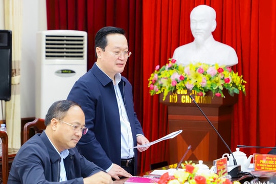 Bí thư Tỉnh ủy, Chủ tịch UBND tỉnh Nguyễn Đức Trung dự, chỉ đạo hội nghị kiểm điểm Ban Thường vụ Thành ủy Vinh