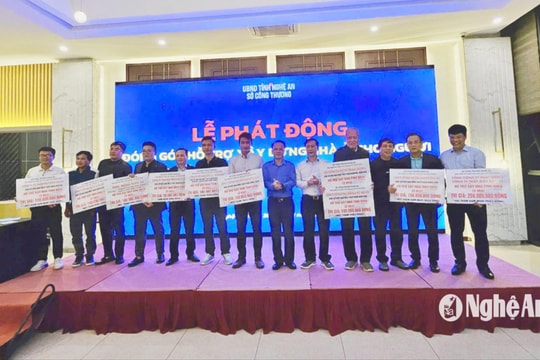 Trao tặng 24 căn nhà cho các hộ khó khăn trên địa bàn Nghệ An