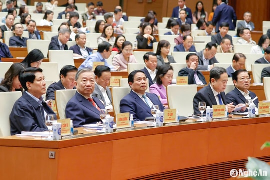 Nghiên cứu, đề xuất sáp nhập, kết thúc hoạt động một số bộ, cơ quan ngang bộ