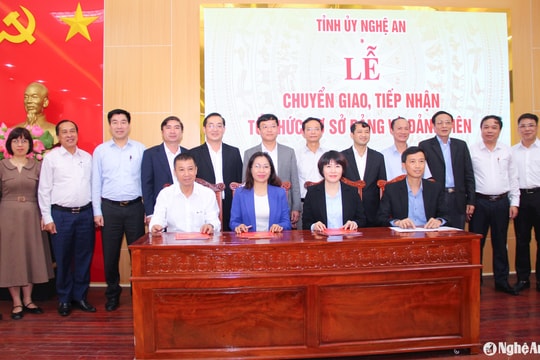 Nghệ An chuyển giao, tiếp nhận 8 tổ chức cơ sở Đảng từ đơn vị cấp huyện về Đảng ủy Khối Các cơ quan tỉnh