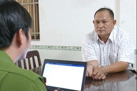 Vay 1,4 tỷ đồng rồi bỏ trốn, bị bắt khi ra ngân hàng giao dịch