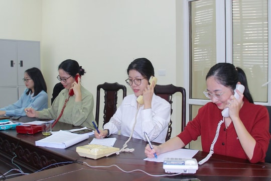 Cử tri gửi kiến nghị đến HĐND tỉnh qua điện thoại trực tuyến