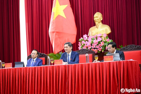 Chủ tịch HĐND tỉnh Hoàng Nghĩa Hiếu: 'Không thể để cột đứng giữa đường mãi thế được'