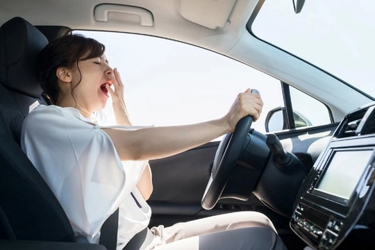 Cách đơn giản giúp tránh buồn ngủ khi lái xe