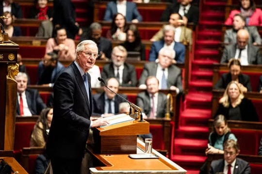 Thủ tướng Pháp bị phế truất đẩy đất nước vào hỗn loạn