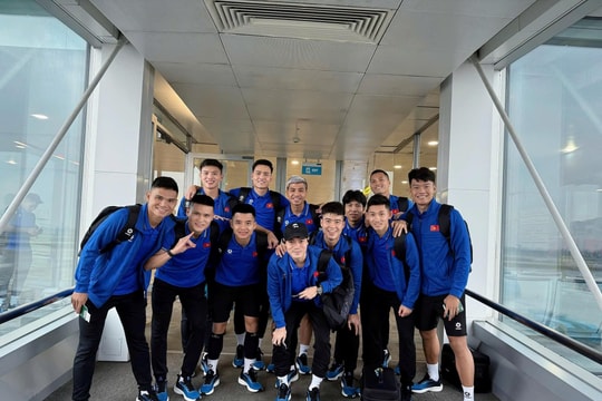 Đội tuyển Việt Nam lên đường sang Lào thi đấu trận mở màn ASEAN Cup 2024
