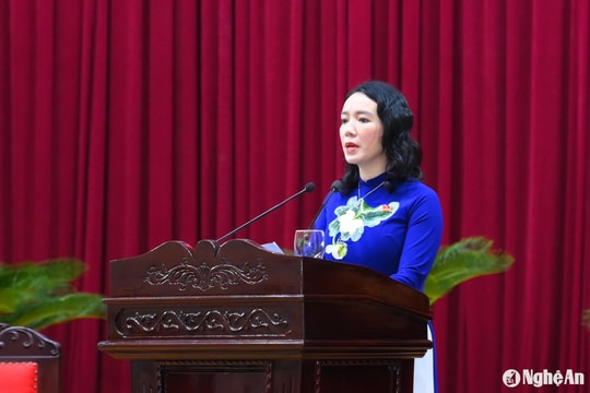 Giám đốc Sở Văn hóa và Thể thao Nghệ An đăng đàn trả lời chất vấn của đại biểu HĐND tỉnh