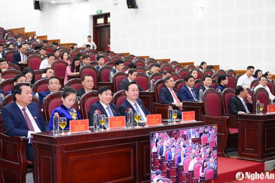 Kỳ họp thứ 25, HĐND tỉnh Nghệ An khóa XVIII thông qua 47 nghị quyết và tiến hành bế mạc