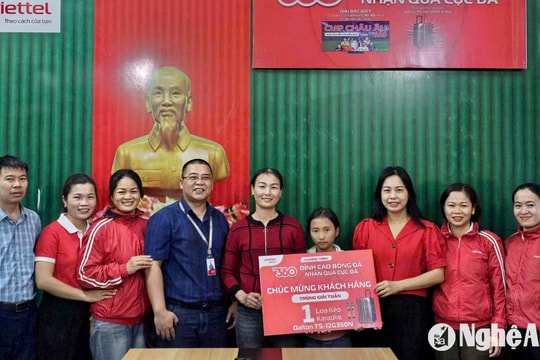 Lộ diện những khách hàng đầu tiên trúng thưởng Chương trình ‘Đăng ký Data - Trúng xe VF3’ và ‘TV360, Đỉnh cao bóng đá - Nhận quà cực đã’