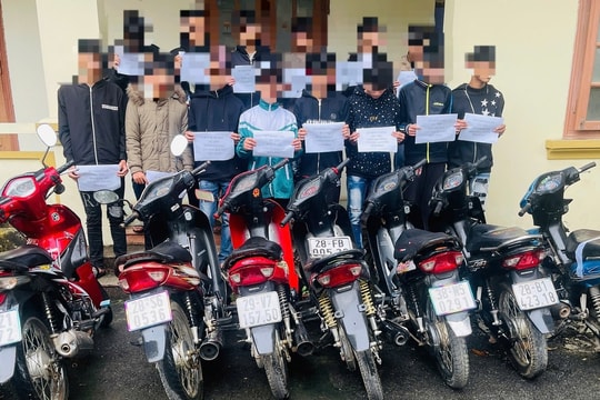 Triệu tập 16 thanh thiếu niên mang dao phóng lợn gây rối trong đêm