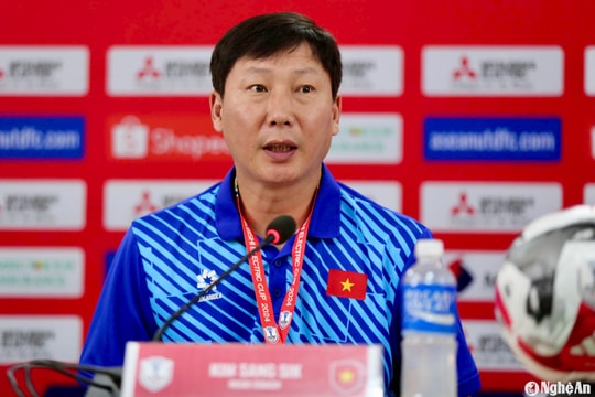 HLV Kim Sang-sik: Chúng tôi sẽ thi đấu với tinh thần cao nhất