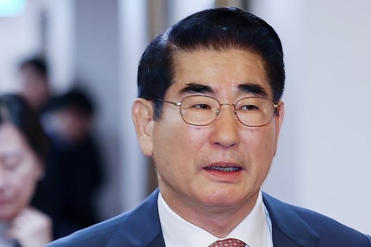 Bắt cựu Bộ trưởng Quốc phòng Hàn Quốc, yêu cầu Tổng thống ‘rút lui có trật tự’