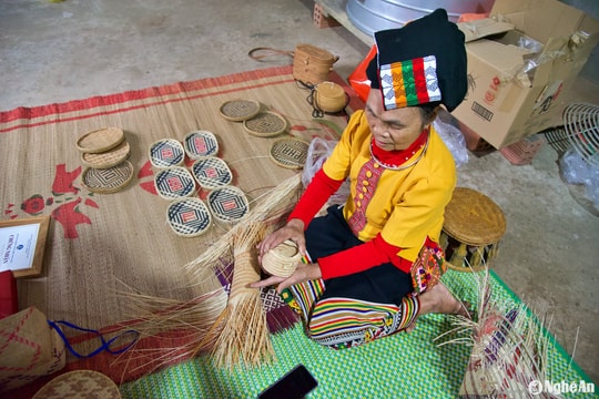 Người đưa nan tre, sợi mây miền Tây Xứ Nghệ thăng hoa