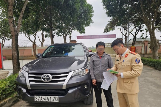 Kịp thời xác minh tài xế ô tô con vượt ẩu trên đường N5