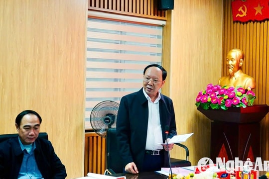 Đồng chí Bùi Thanh An dự và chỉ đạo kiểm điểm Ban Thường vụ Đảng ủy Khối Doanh nghiệp tỉnh