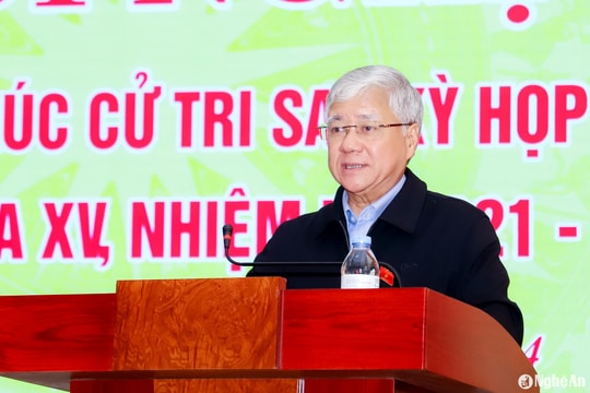 Đồng chí Đỗ Văn Chiến và các đại biểu Quốc hội tiếp xúc cử tri huyện Con Cuông