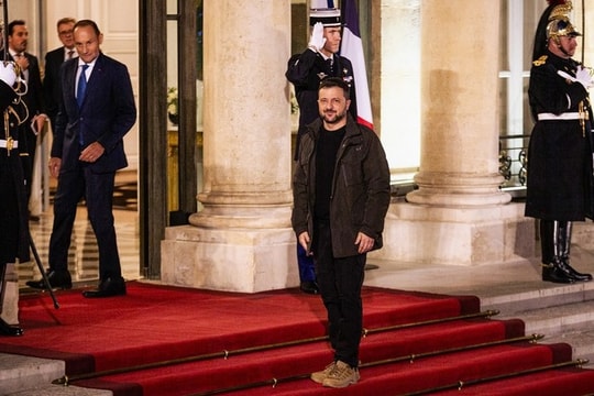 Tổng thống Ukraine Zelensky nói ‘không’ với hạ độ tuổi nhập ngũ