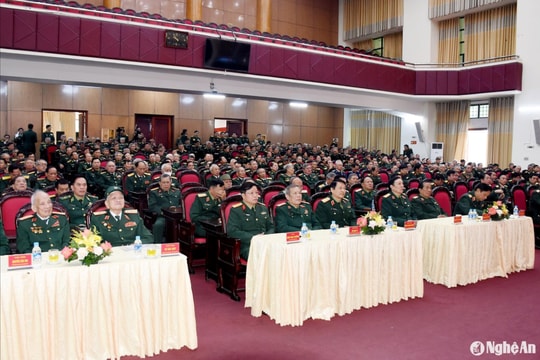 Quân khu 4 gặp mặt cán bộ cao cấp quân đội nghỉ hưu, nghỉ công tác