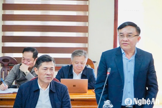 Trưởng ban Dân vận Tỉnh ủy Ngọc Kim Nam dự kiểm điểm Ban Thường vụ Huyện ủy Tân Kỳ