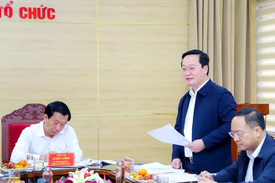 Bí thư Tỉnh ủy, Chủ tịch UBND tỉnh Nguyễn Đức Trung chỉ đạo kiểm điểm tập thể lãnh đạo Ban Tổ chức Tỉnh ủy