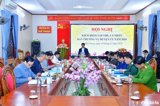 Ban Thường vụ Huyện ủy Quế Phong tổ chức Hội nghị kiểm điểm tập thể, cá nhân