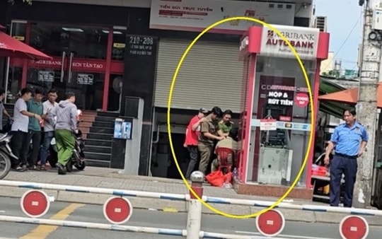 Đập phá trụ ATM lấy tiền vì... túng quẫn