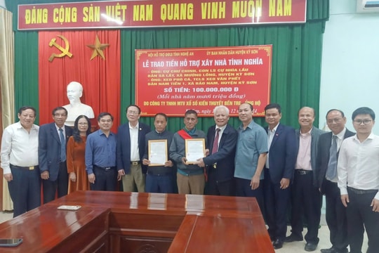 Trao hỗ trợ xây dựng nhà tình nghĩa ở huyện Kỳ Sơn