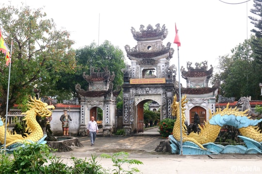 Nét cổ kính hàng trăm năm của đền thờ Quận công Đinh Bạt Tụy