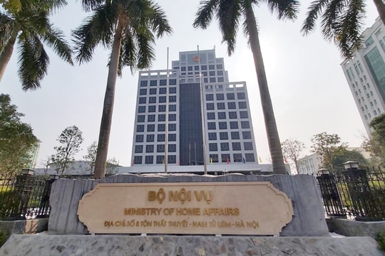 Bộ Nội vụ thông tin chính thức về chế độ, chính sách đối với công chức, viên chức sau sắp xếp bộ máy