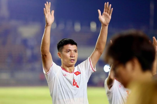 Bùi Tiến Dũng đã có cách chống bài ném biên của Indonesia