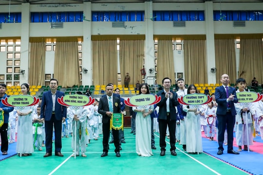 Gần 600 vận động viên tham gia Giải Karate học sinh Nghệ An