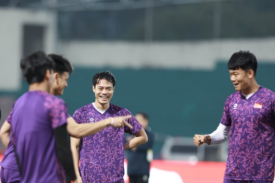 Tuyển Việt Nam hứng khởi tập luyện, sẵn sàng đấu Indonesia