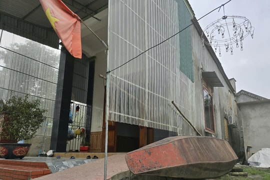 Xóm tái định cư vạn chài ven sông Lam mòn mỏi chờ bìa đỏ