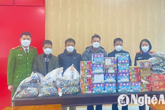 Bắt giữ 4 đối tượng, thu gần 90 kg pháo nổ