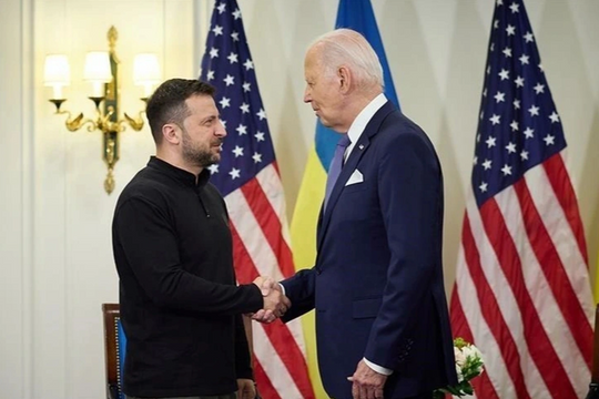 Ông Zelensky chỉ trích chính quyền Tổng thống Biden chậm trễ viện trợ quân sự
