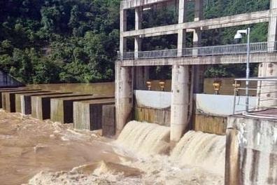 Xả hạ thấp mực nước hồ chứa thủy điện Nậm Mô