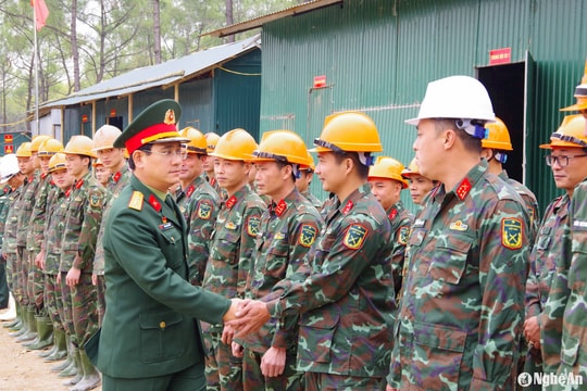 Kiểm tra công tác xây dựng công trình quốc phòng, công trình chiến đấu trên địa bàn huyện Quỳnh Lưu