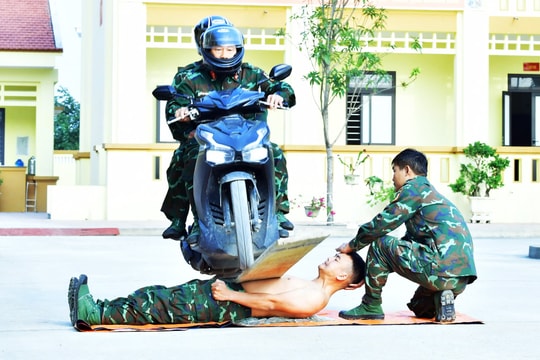 Lính trinh sát Nghệ An khổ luyện trong tiết trời Đông lạnh giá