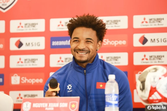 Tiền đạo Nguyễn Xuân Son tự tin lập hat trick vào lưới Myanmar