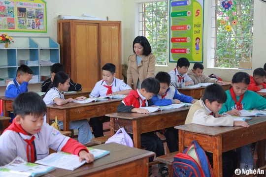 ‘Làng giáo viên’ trên thượng nguồn Sông Lam