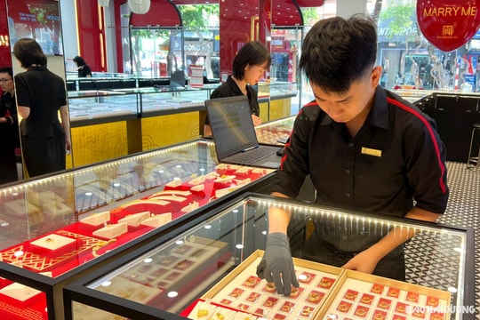 Giá vàng chiều nay 23/12: Giá vàng tăng hơn nửa triệu đồng