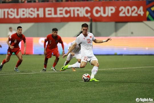 Đội tuyển Việt Nam giành chiến thắng kịch tính trước chủ nhà Singapore