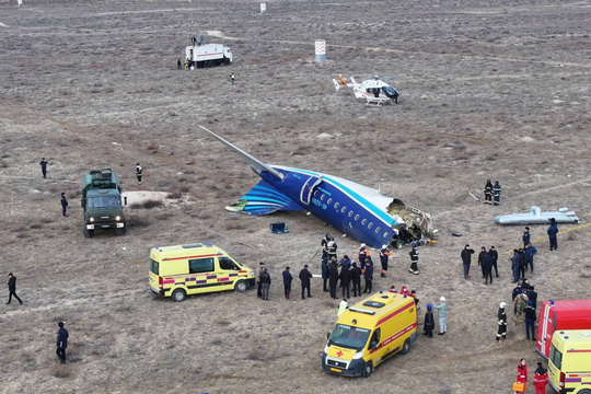 Máy bay của Hãng hàng không Azerbaijan rơi tại Kazakhstan, 38 người thiệt mạng