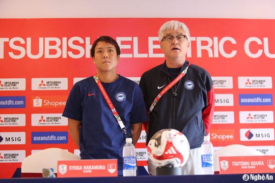 HLV Singapore : 'Chúng tôi không đến Việt Nam để tham quan'